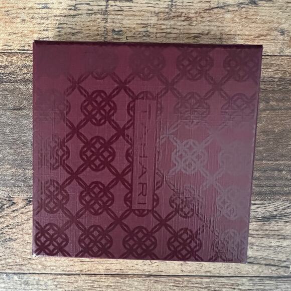 Tahari Gold Tone Black Clover Necklace Stud Earrings Set 18in + Extender New - Picture 5 of 6